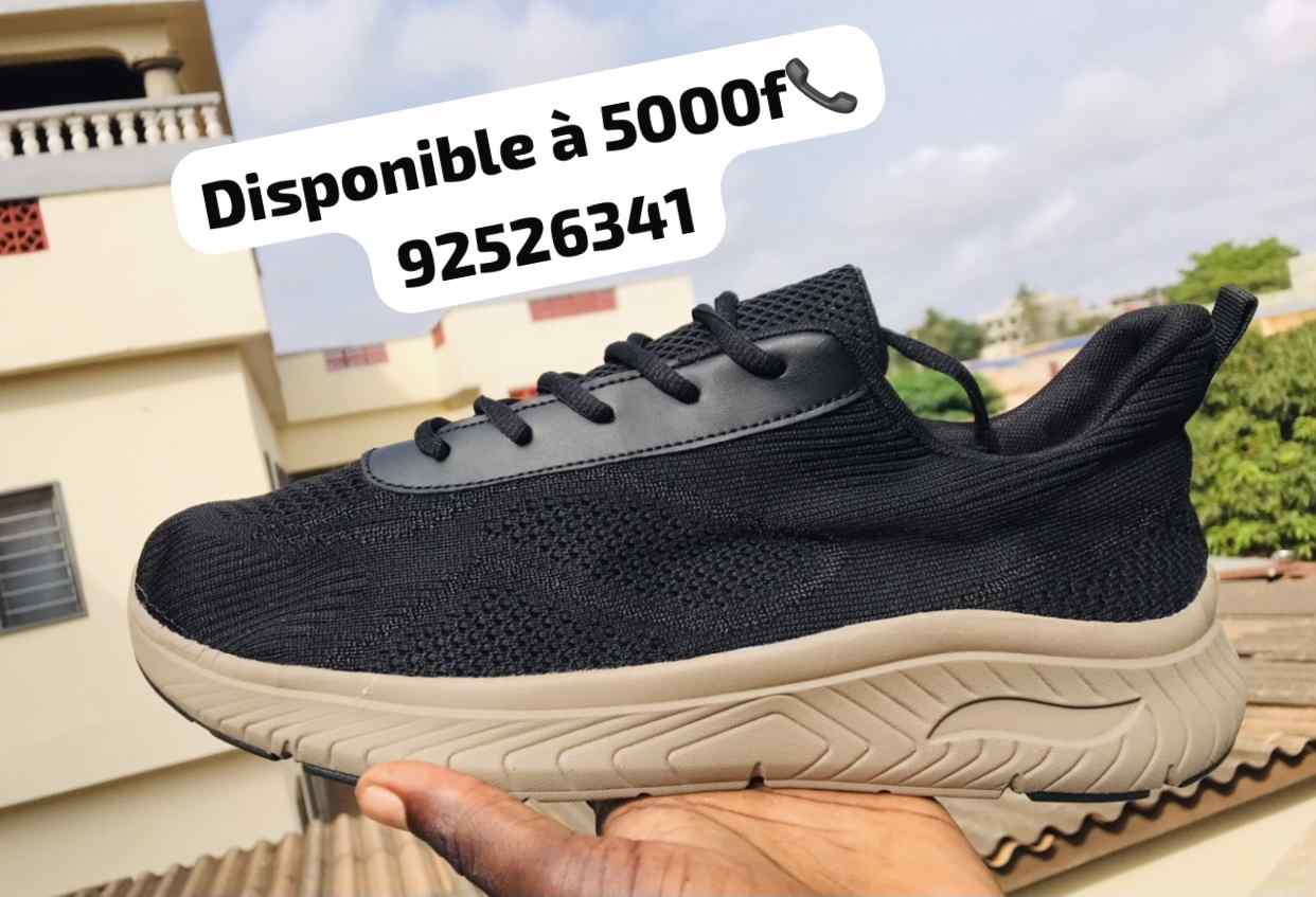 Vignette 2 : Chaussures de sport Tenis à vendre